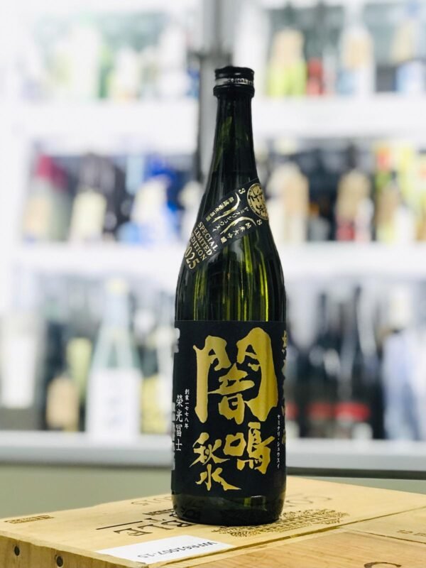 榮光富士 純米大吟釀 無濾過生原酒 闇鳴秋水 720ml正面照